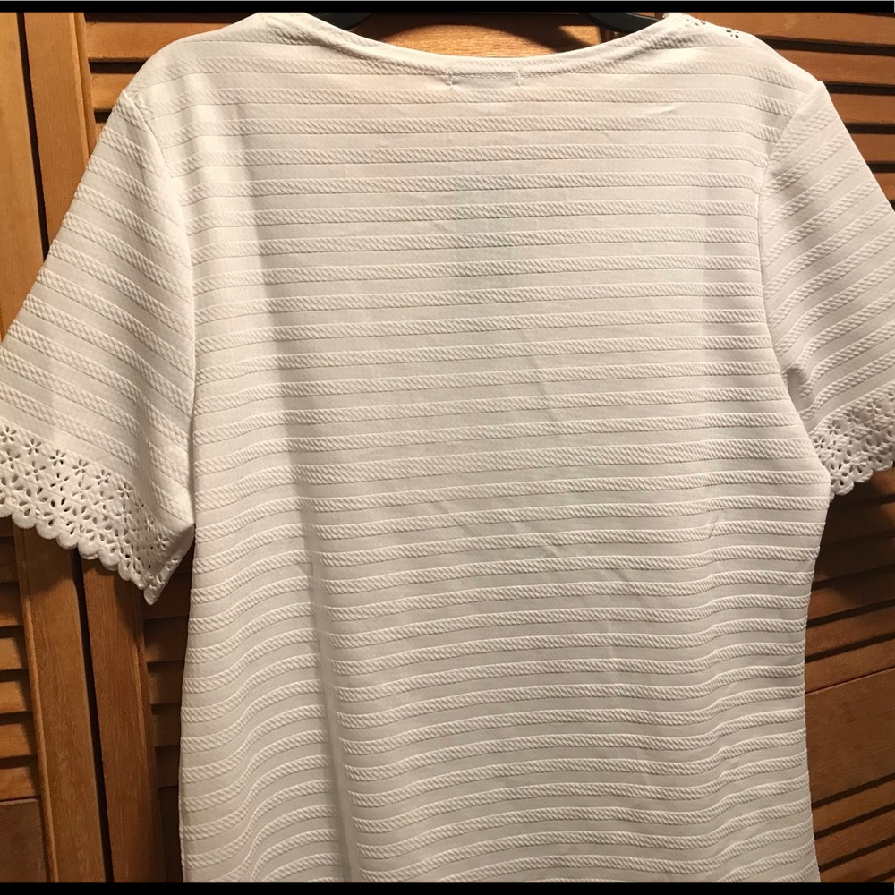Chances R. White with Raised Stripes - Picture 8 of 8